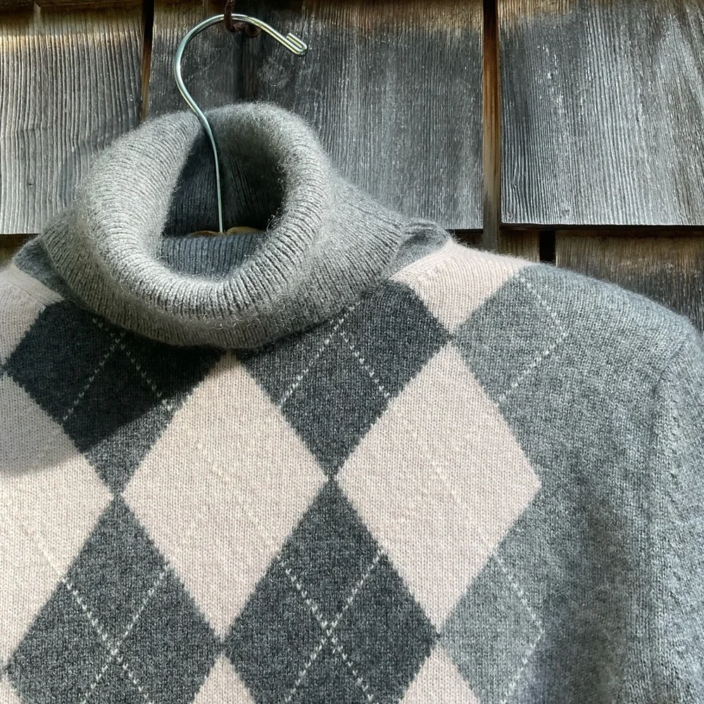 - Apt 9 Cashmere Sweater - Picture 4 of 6